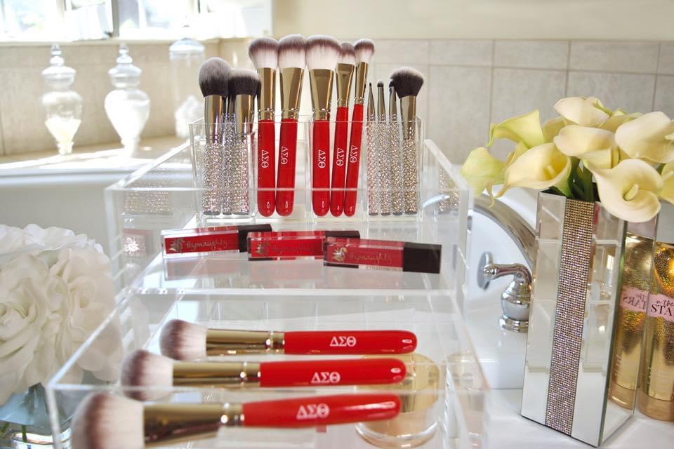 The FIRST Delta Sigma Theta® Crimson & Cream Makeup Brush Set & Bag