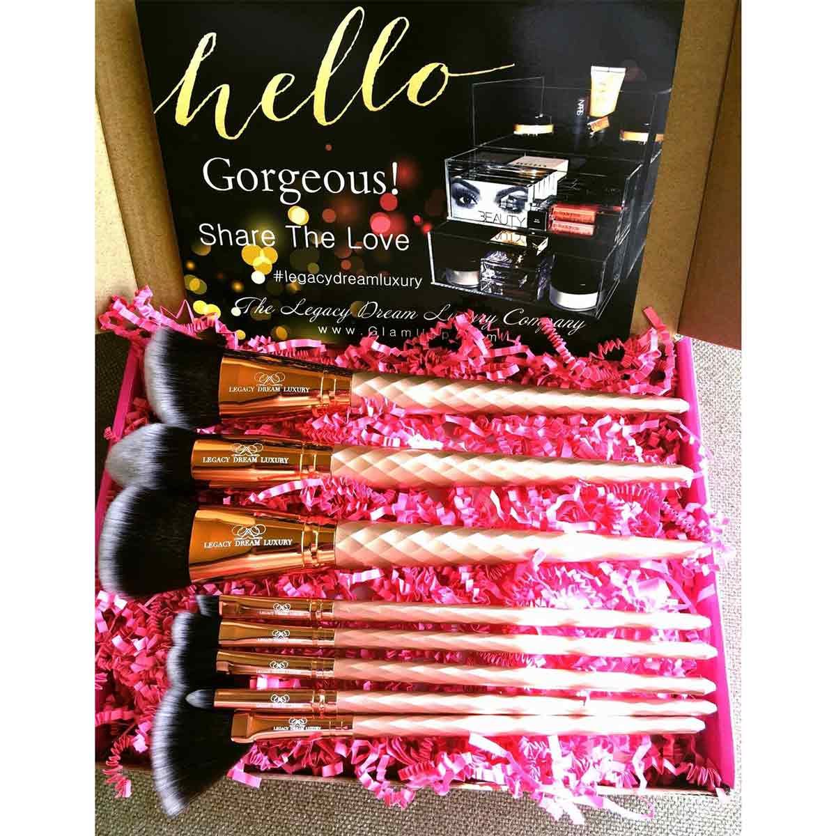 The Flawless Blending Brush Set - 8 Luxury Brushes & Makeup Bag