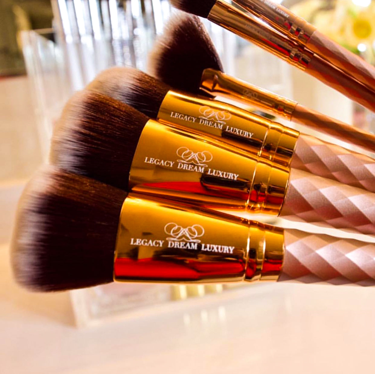The Flawless Blending Brush Set - 8 Luxury Brushes & Makeup Bag